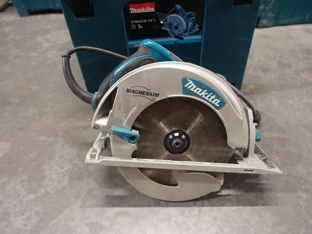 Elektrische cirkelzaag makita - afbeelding 1 van  4