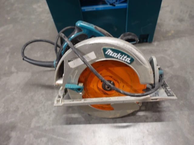 Elektrische cirkelzaag makita - afbeelding 1 van  4