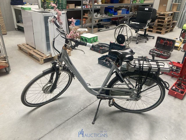 Elektrische damesfiets batavus - afbeelding 1 van  7