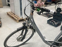 Elektrische damesfiets batavus - afbeelding 2 van  7