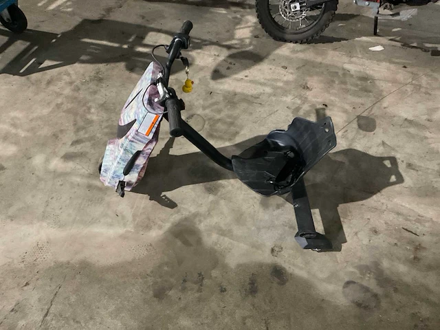 Elektrische drift trike - afbeelding 1 van  4