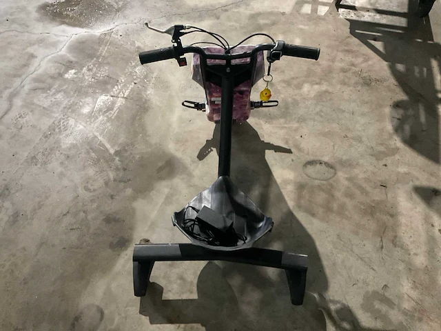 Elektrische drift trike - afbeelding 2 van  4