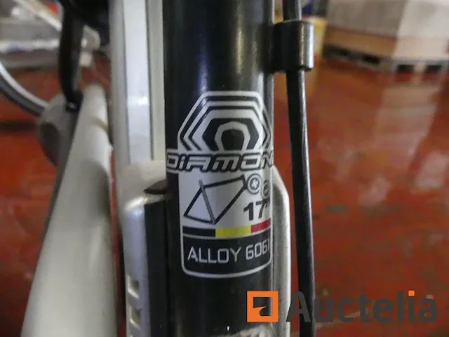 Elektrische fiets diamond alloy 6061 17" - afbeelding 7 van  8