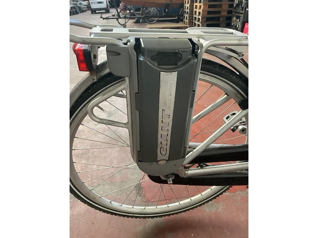 Elektrische fiets giant - afbeelding 3 van  4