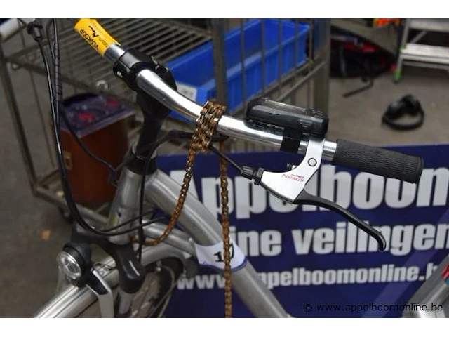 Elektrische fiets, inclusief sleutel, inclusief lader, 1811km, 702-034, werking niet gekend, ketting defect - afbeelding 3 van  6