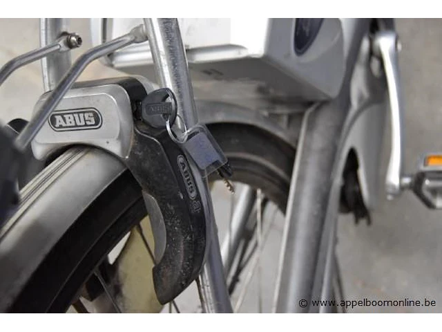 Elektrische fiets, inclusief sleutel, inclusief lader, 1811km, 702-034, werking niet gekend, ketting defect - afbeelding 4 van  6