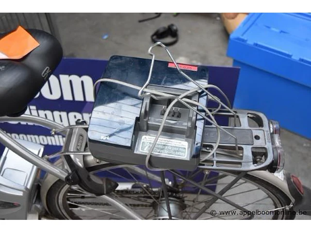 Elektrische fiets, inclusief sleutel, inclusief lader, 7628km, 702-050, werking niet gekend - afbeelding 4 van  5