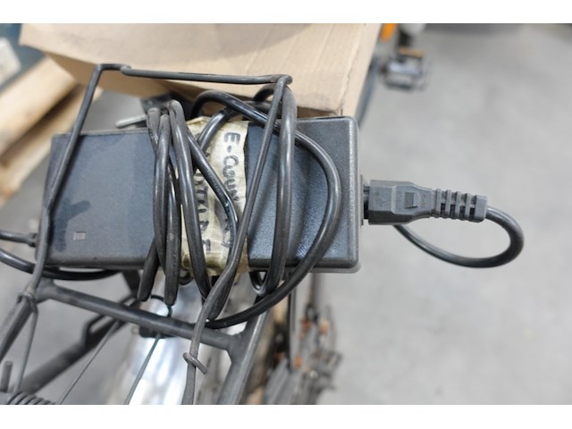 Elektrische fiets urban racer - afbeelding 3 van  6