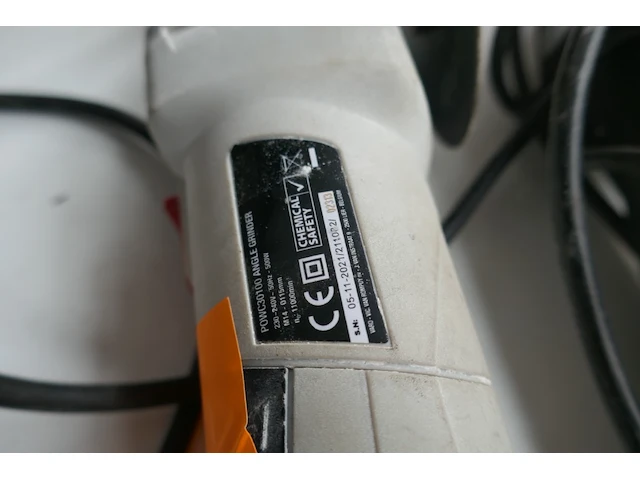 Elektrische haakse slijpers 2 stuks - afbeelding 2 van  3