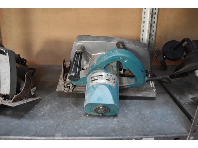 Elektrische handcirkelzaag makita 5900br (19) - afbeelding 3 van  7