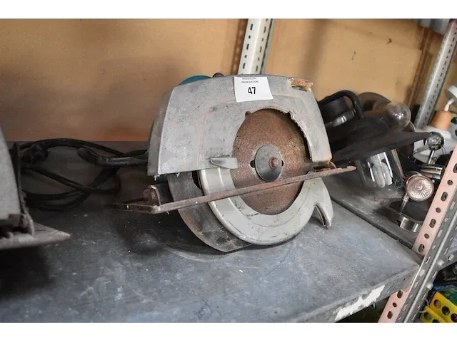 Elektrische handcirkelzaag makita 5900br (19) - afbeelding 7 van  7