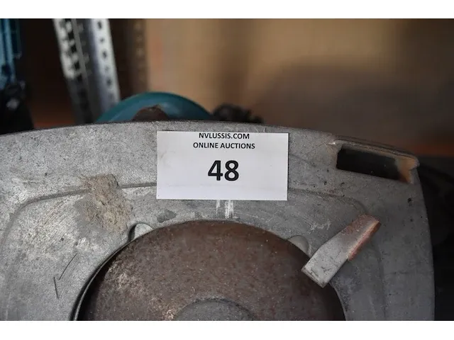 Elektrische handcirkelzaag makita 5900br (20) - afbeelding 2 van  6