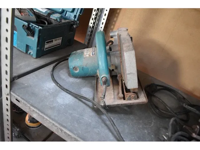 Elektrische handcirkelzaag makita 5900br (20) - afbeelding 5 van  6