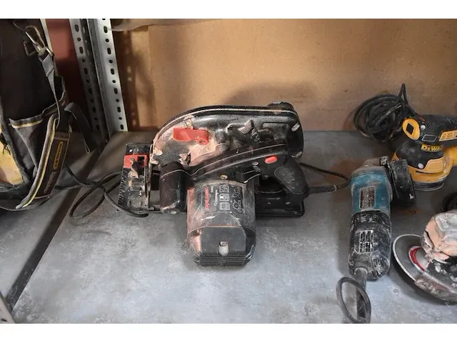 Elektrische handcirkelzaag skilsaw 5366 , elektrische slijpschijf makita 9558hnr (defect) (5,16) - afbeelding 3 van  11