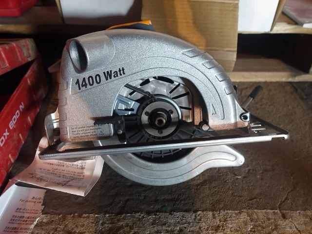 Elektrische handcirkelzaagmachine - afbeelding 1 van  3