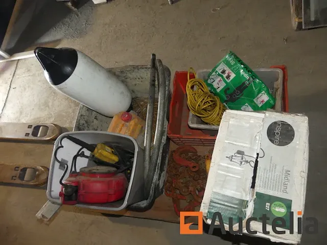 Elektrische haspel, straatlantaarn, vlotter, niveaus - afbeelding 6 van  10