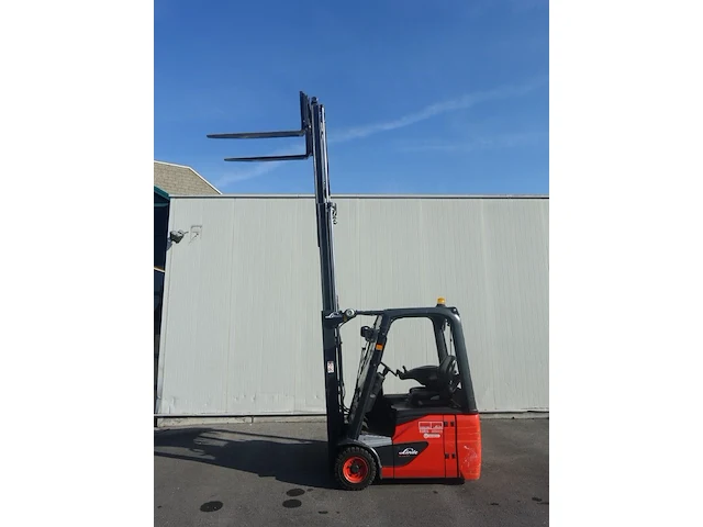Elektrische heftruck linde - afbeelding 15 van  19