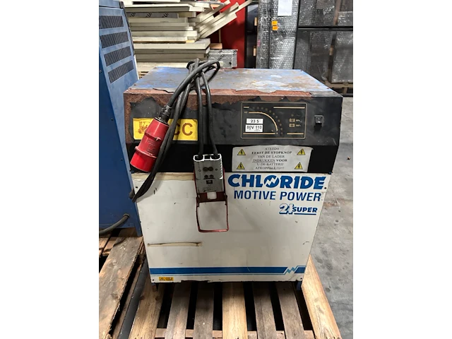 Elektrische heftruck still - afbeelding 6 van  7