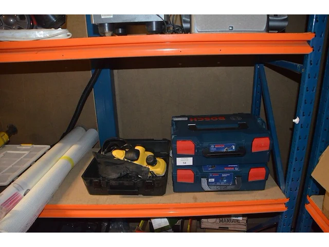 Elektrische houtschaafmachine powerplus powx1110, 2 lege gereedschapskoffers bosch - afbeelding 1 van  7