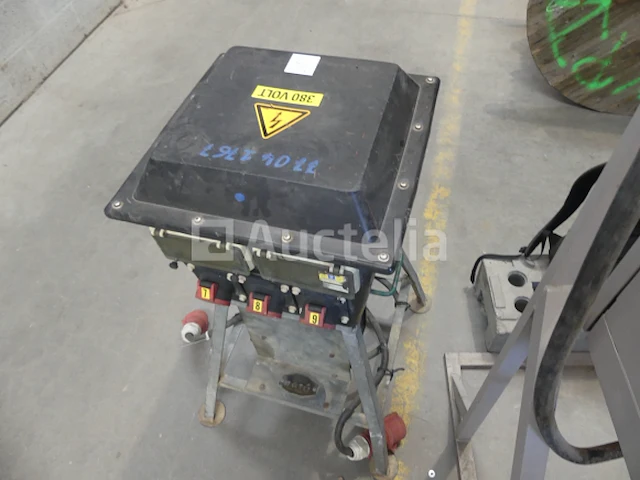 Elektrische kast voor bouwplaatsen - kapel - afbeelding 2 van  5