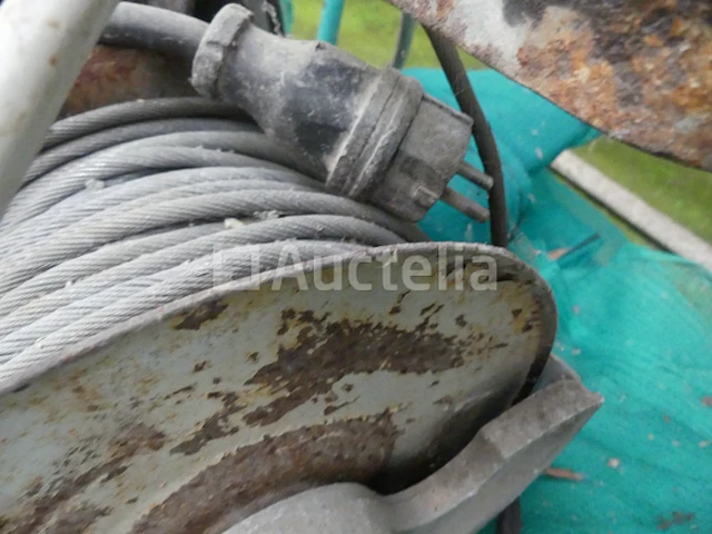 Elektrische lier met 2 imer staanders - afbeelding 2 van  9