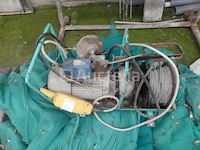 Elektrische lier met 2 imer staanders - afbeelding 8 van  9