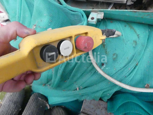 Elektrische lier met 2 imer staanders - afbeelding 9 van  9