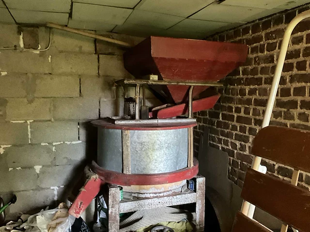 Elektrische maalmolen / graanmolen antiek - afbeelding 1 van  6