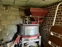 Elektrische maalmolen / graanmolen antiek