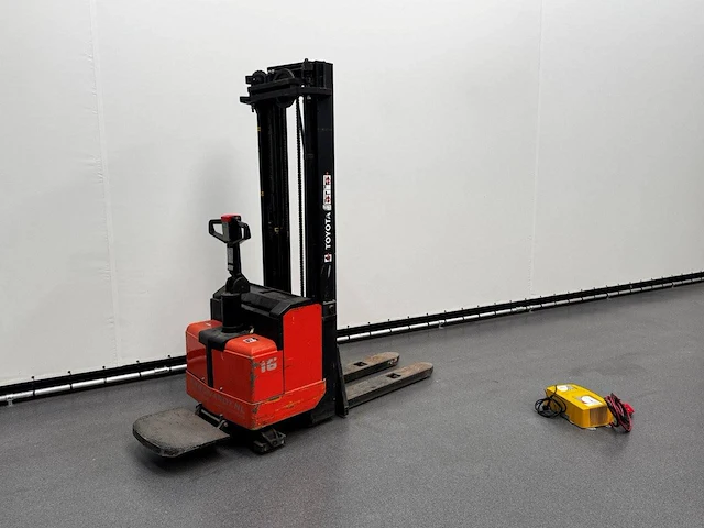 Elektrische meerijstapelaar toyota ssl16 elektrisch 1600kg 5.45m 2000 - afbeelding 1 van  1