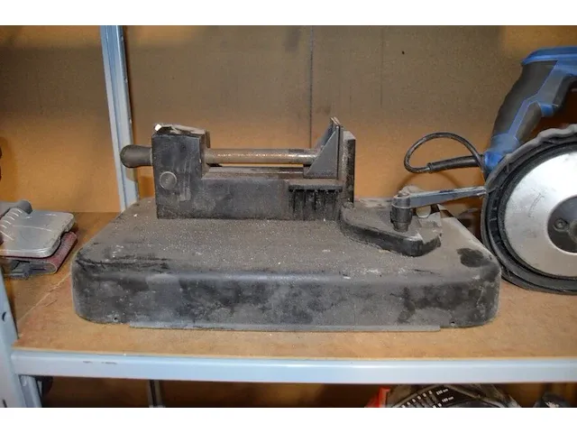 Elektrische metaalbandzaag 9494 bhm met statief - afbeelding 2 van  10
