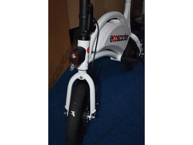 Elektrische mini-scooter wit - afbeelding 3 van  8