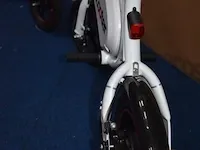 Elektrische mini-scooter wit - afbeelding 4 van  8