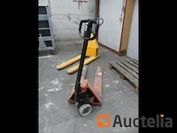 Elektrische palletwagen + handmatige palletwagen - afbeelding 2 van  8