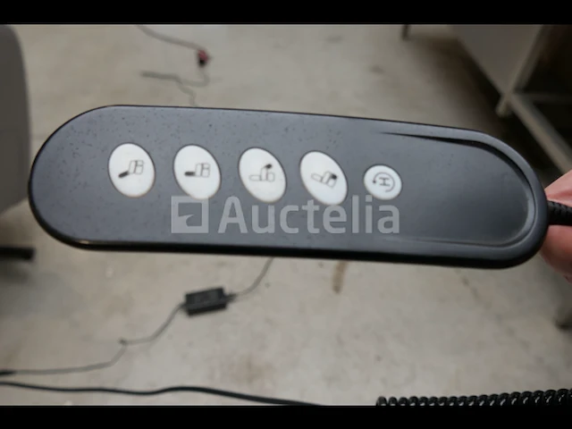Elektrische rolstoel - afbeelding 6 van  8
