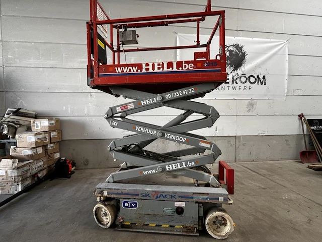 Elektrische schaarlift skyjack - afbeelding 10 van  10