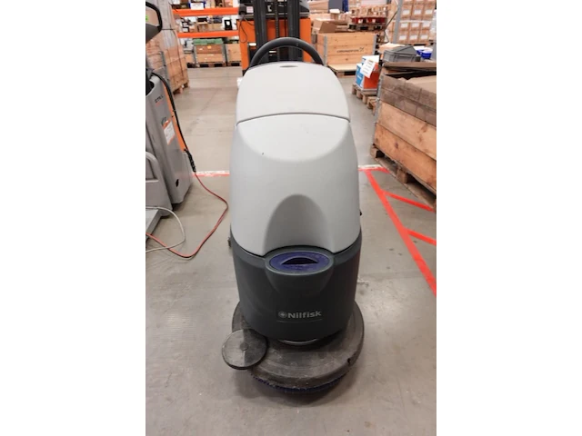 Elektrische schrobzuigmachine nilfisk - afbeelding 3 van  10