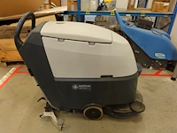 Elektrische schrobzuigmachine nilfisk - afbeelding 4 van  10