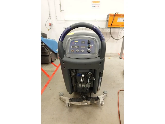 Elektrische schrobzuigmachine nilfisk - afbeelding 5 van  10