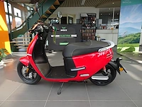 Elektrische scooter horwin - afbeelding 1 van  12