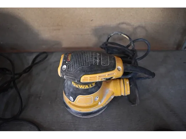 Elektrische slijpschijf makita ga5040r , rondschuurder dewalt dwe6423 (15,24) - afbeelding 7 van  8