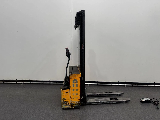 Elektrische stapelaar atlet cs100 elektrisch 1000kg 3.64m 1998 - afbeelding 1 van  1