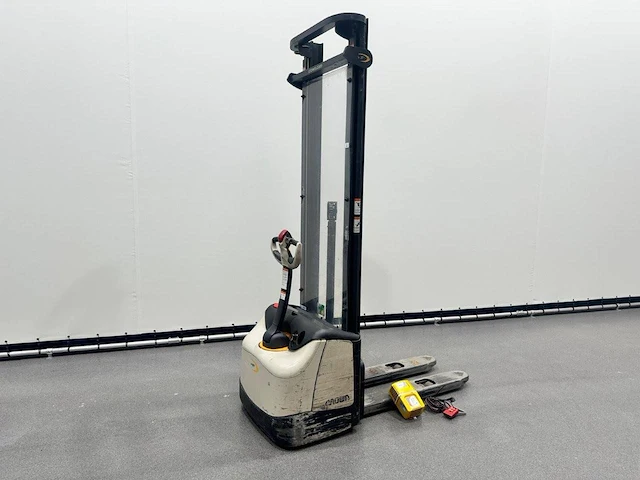Elektrische stapelaar crown wf 3000 1.2 tf elektrisch 1200kg 4.4m 2013 - afbeelding 1 van  1