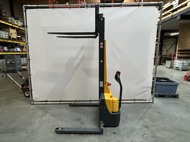 Elektrische stapelaar jungheinrich emc b10 - bj 2007 - afbeelding 5 van  5