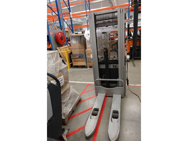Elektrische stapelaar still - afbeelding 3 van  9
