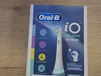 Elektrische tandenborstel braun oral b io my way 10+ years ocean blue (b435) - afbeelding 1 van  3