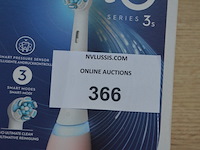 Elektrische tandenborstel braun oral b io series 3s blush pink (b435) - afbeelding 2 van  4