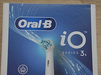 Elektrische tandenborstel braun oral b io series 3s ice blue (b435) - afbeelding 3 van  4