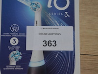 Elektrische tandenborstel braun oral b io series 3s matt black (b435) - afbeelding 2 van  3