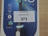 Elektrische tandenborstel braun oral b io series 4 matt black (b435) - afbeelding 2 van  4